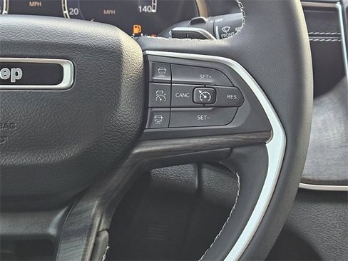 Used 2023 Jeep Grand Cherokee L Limited image 27