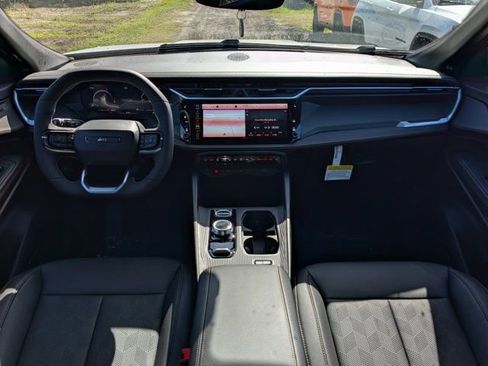 New 2026 Jeep Cherokee Overland image 15