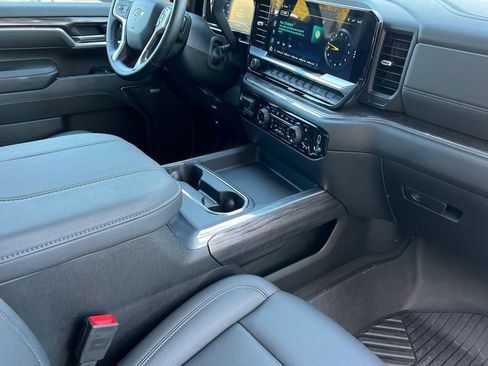 Used 2025 Chevrolet Silverado 2500 LTZ w/ LTZ Plus Package image 19