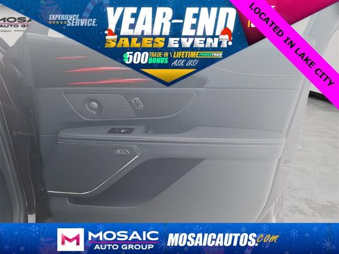 Used 2024 Lincoln Nautilus Reserve w/ Equipment Group 202A image 8