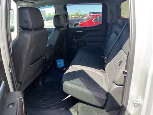 Used 2021 GMC Sierra 1500 SLT w/ X31 Off-Road Package AWD/4WD image 4