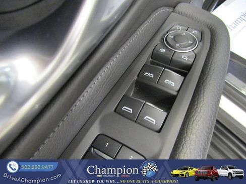 Used 2022 GMC Yukon Denali AWD/4WD image 27