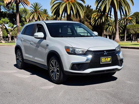 Used 2018 Mitsubishi Outlander Sport ES FWD image 4