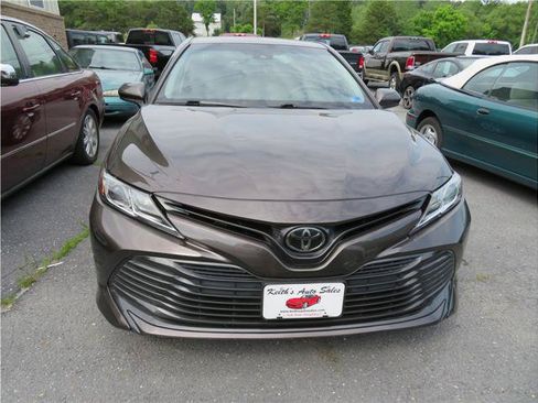 Used 2018 Toyota Camry LE FWD image 13