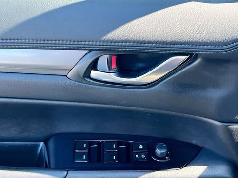 Used 2019 MAZDA CX-5 Touring FWD image 16