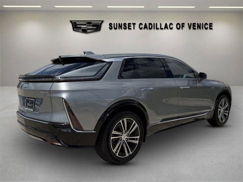 New 2026 Cadillac Lyriq Luxury AWD/4WD image 3