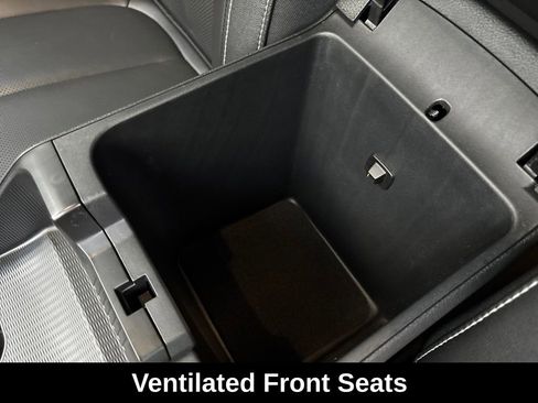 Used 2024 Jeep Grand Cherokee Limited w/ Luxury Tech Group II image 33