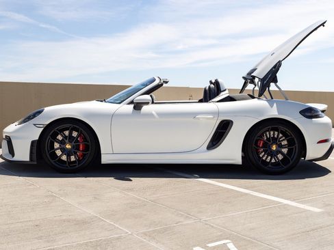 Used 2021 Porsche 718 Boxster Spyder RWD image 18