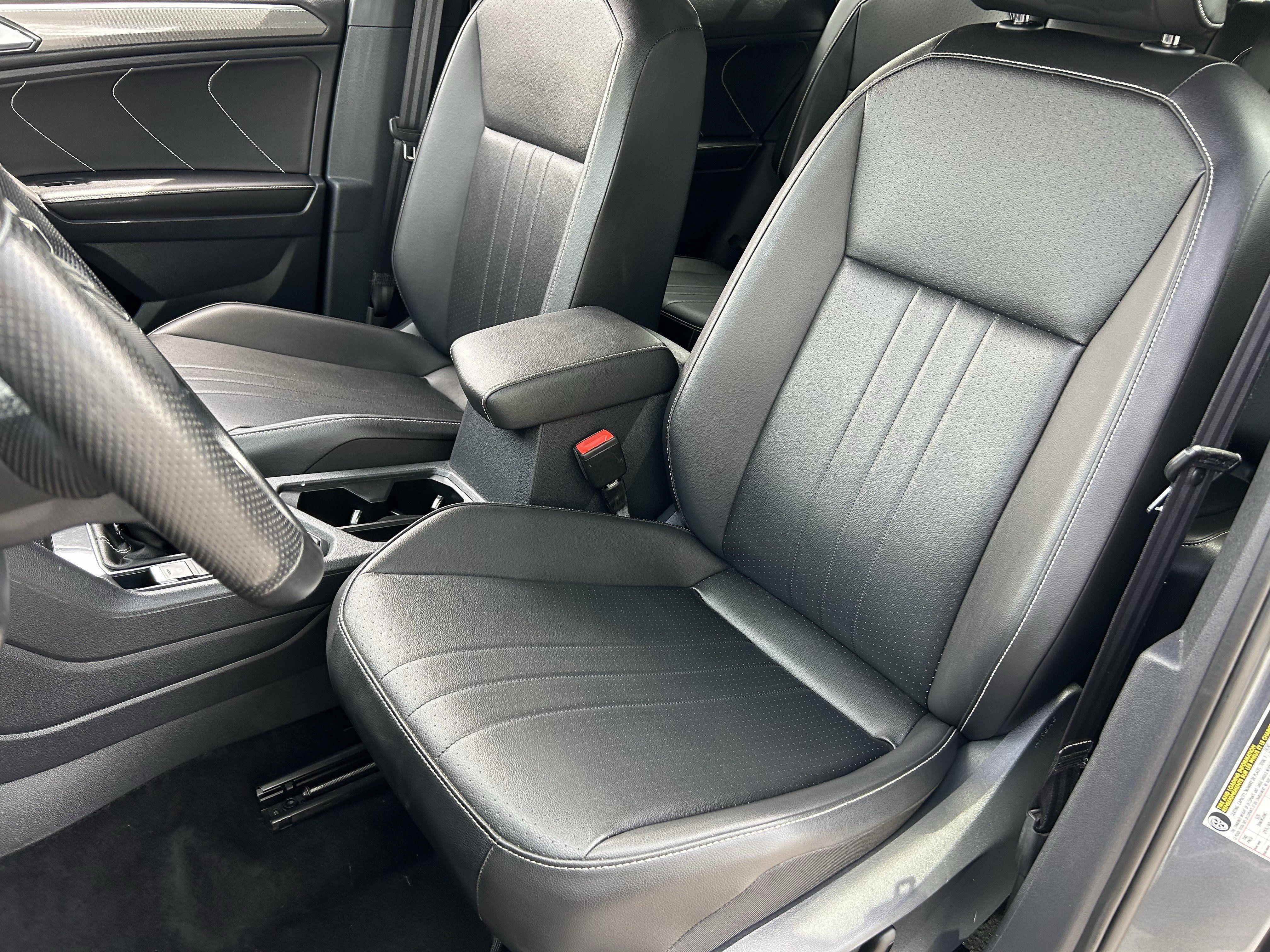 Used 2024 Volkswagen Tiguan SE R-Line FWD image 19