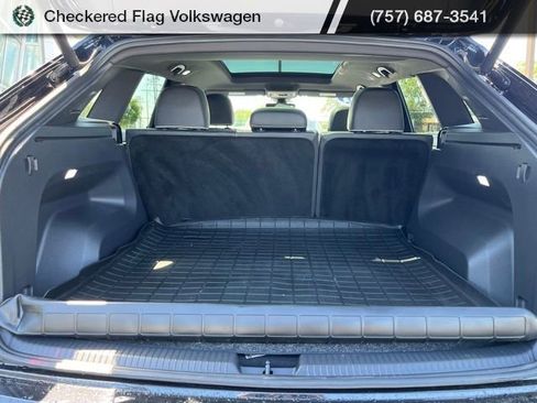 Used 2024 Volkswagen Atlas Cross Sport SEL Premium R-Line w/ Adventure Package AWD/4WD image 35