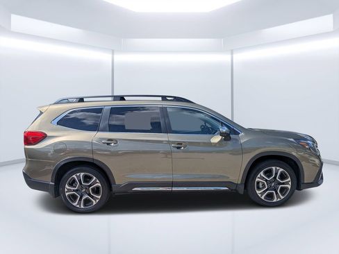 Used 2023 Subaru Ascent Limited w/ Technology Package AWD/4WD image 2