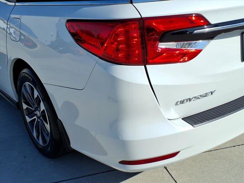 Used 2023 Honda Odyssey EX-L image 13
