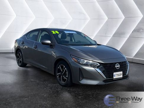 Used 2024 Nissan Sentra SV FWD image 7