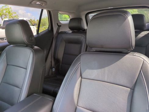 Used 2023 GMC Terrain SLT AWD/4WD image 8