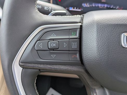 Used 2025 Jeep Grand Cherokee L Limited w/ Luxury Tech Group II AWD/4WD image 18