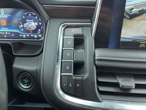 Certified 2024 Chevrolet Suburban Premier image 28