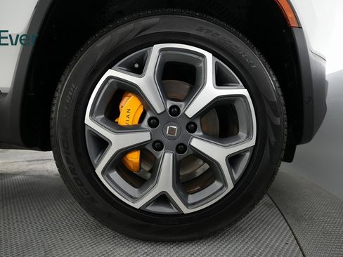 Used 2022 Rivian R1T Adventure image 18