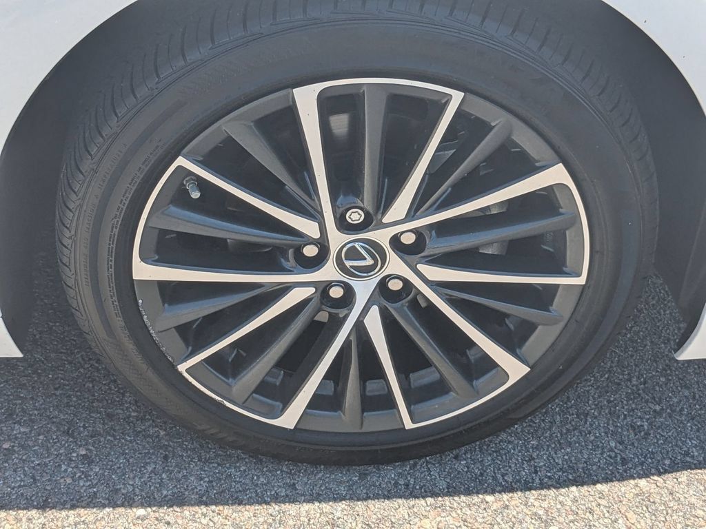 Used 2025 Lexus ES 350 w/ Premium Package FWD image 13