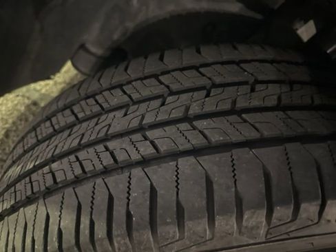 Used 2016 Ford Explorer XLT w/ Equipment Group 201A image 7