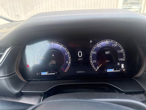 Used 2023 Jeep Grand Cherokee Limited image 30