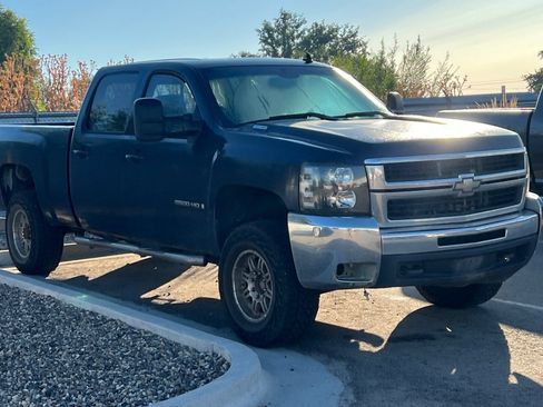 Used 2007 Chevrolet Silverado 2500 LTZ w/ Safety Package AWD/4WD image 2
