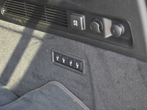 Used 2024 Jeep Grand Wagoneer L Series III w/ Rear Seat Video Group 1 AWD/4WD image 40