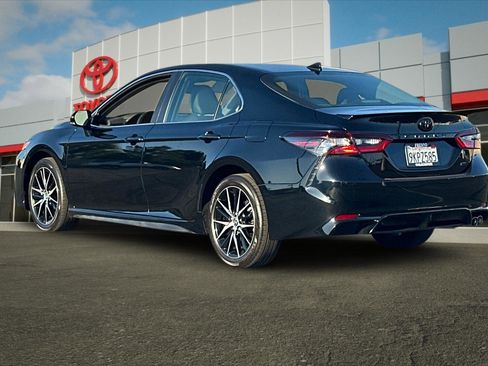 Certified 2024 Toyota Camry SE w/ Convenience Package FWD image 5