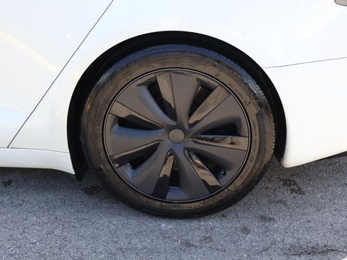 Used 2023 Tesla Model S Standard Range AWD/4WD image 23