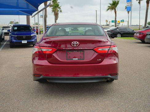 Used 2018 Toyota Camry LE FWD image 5