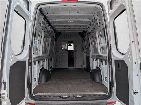 Used 2021 Mercedes-Benz Sprinter 2500 image 7
