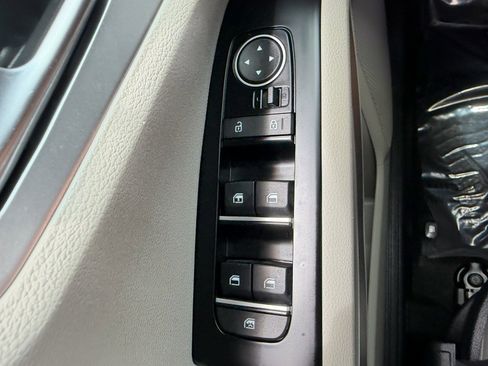 Used 2024 Kia Soul LX w/ Option Group 015 FWD image 33