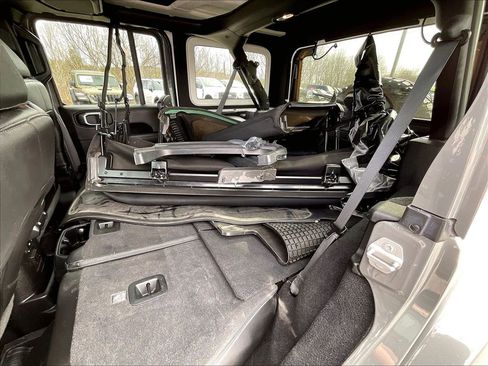 Used 2021 Jeep Wrangler Unlimited Sahara image 14