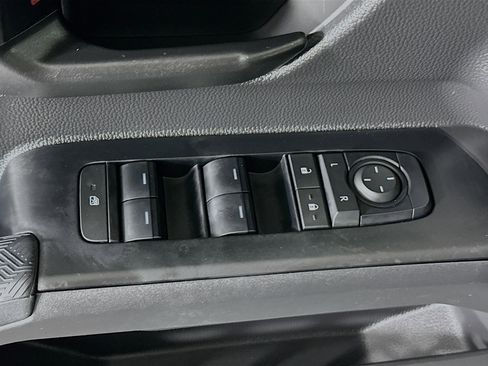 Used 2025 Toyota Tacoma SR5 image 14