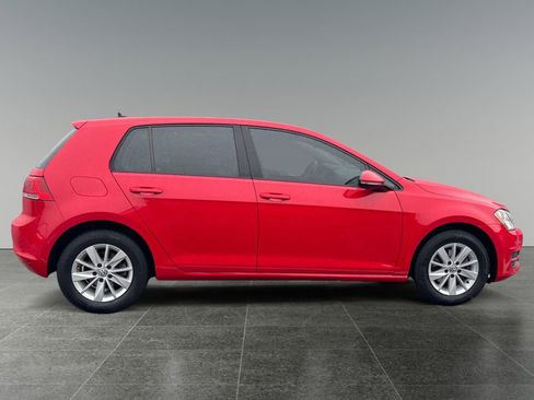 Used 2017 Volkswagen Golf S image 8