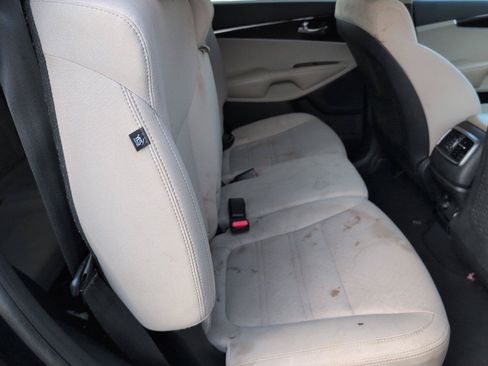 Used 2019 Kia Sorento FWD image 36