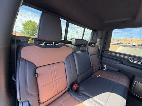 Used 2025 Chevrolet Silverado 2500 High Country w/ High Country Premium Package AWD/4WD image 21