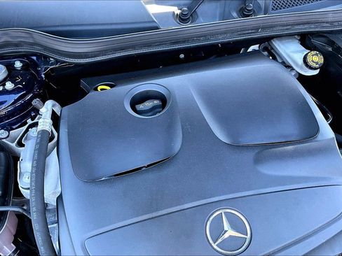Used 2018 Mercedes-Benz GLA 250 4MATIC image 33