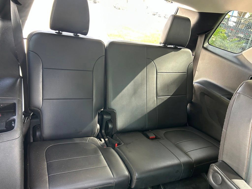 Used 2021 Chevrolet Traverse RS FWD image 45
