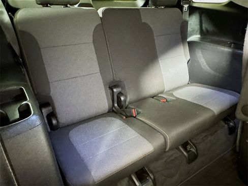 Used 2020 Chevrolet Traverse LT image 24