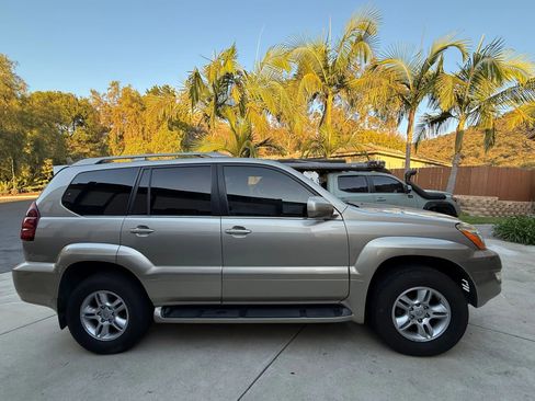 Used 2004 Lexus GX 470 image 8