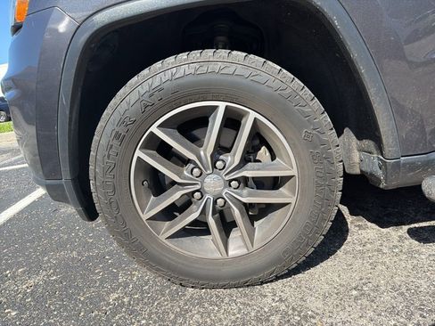 Used 2018 Jeep Grand Cherokee Limited AWD/4WD image 5