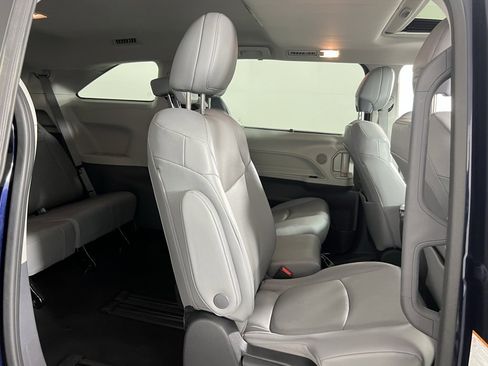 Used 2024 Toyota Sienna XLE image 29