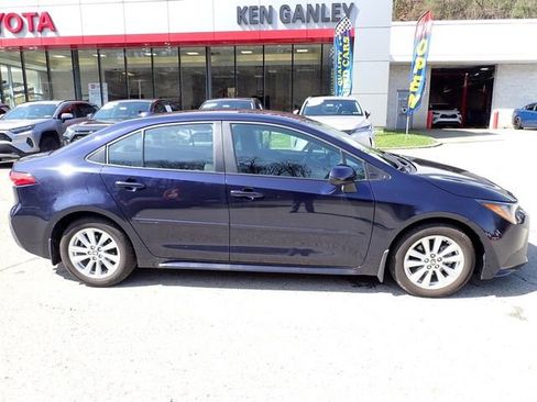 Certified 2025 Toyota Corolla LE w/ LE Premium Package image 2