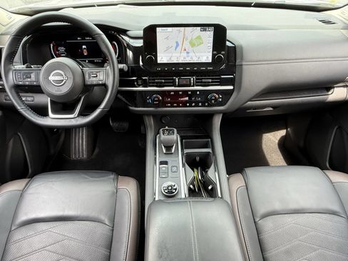 Used 2025 Nissan Pathfinder Platinum w/ Cargo Package AWD/4WD image 2