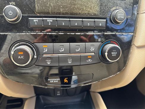 Used 2017 Nissan Rogue S w/ S Appearance Package FWD image 20