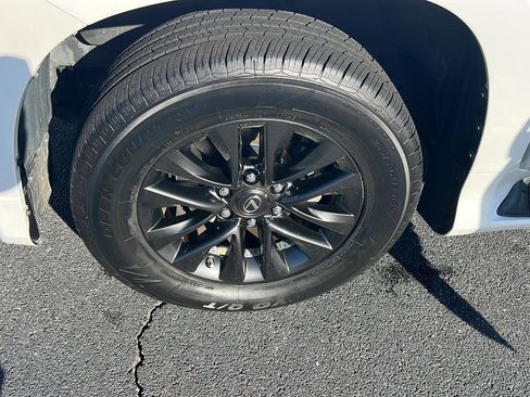 Used 2021 Lexus GX 460 Premium w/ Premium Package image 40