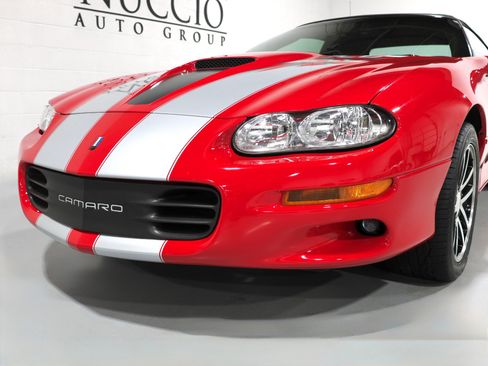 Used 2002 Chevrolet Camaro Z28 w/ SS Performance/Appearance Pkg image 6