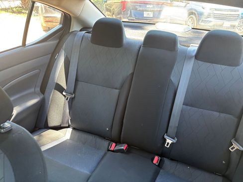 Used 2025 Nissan Versa SV FWD image 39