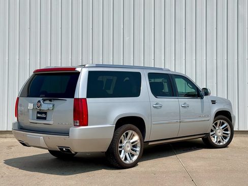 Used 2013 Cadillac Escalade ESV Platinum AWD/4WD image 6