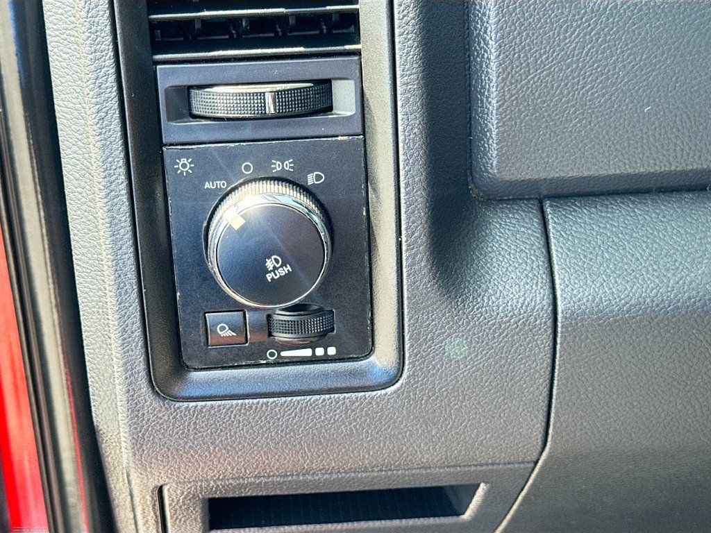 Used 2011 RAM 1500 R/T w/ Remote Start & Security Group RWD image 10